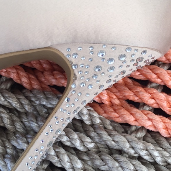 Heels by lsenboye NWT size 6.5 - Picture 3 of 8